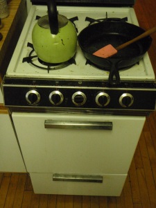 That's the cutest little oven you've seen all day!